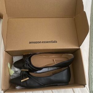 Amazon Essentials Black Knotted Pointed Ballet Flat with Gold Accent ✨Brand New✨